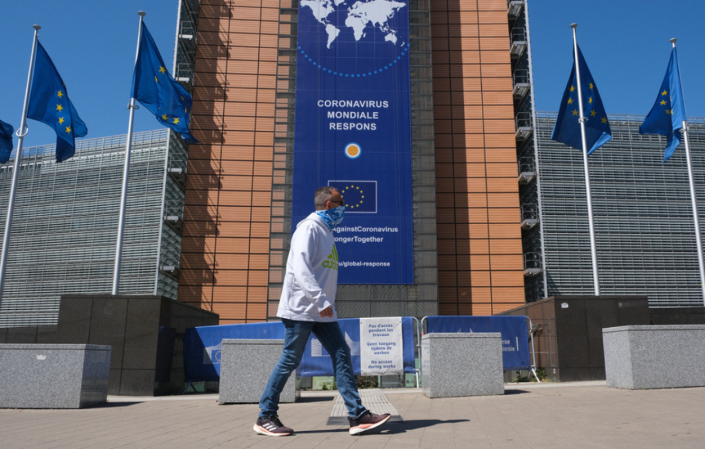 Data against Covid-19: bridging access to critical information